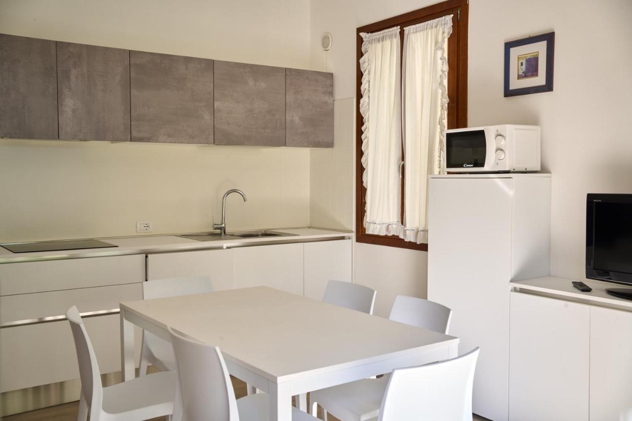 Appartamenti Villa Paola-Pochi Passi Dal Mare-Zona Piazza Aurora-Лідо-ді-Єзоло Екстер'єр фото