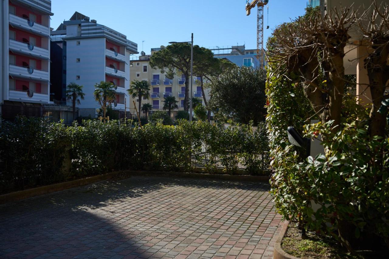 Appartamenti Villa Paola-Pochi Passi Dal Mare-Zona Piazza Aurora-Лідо-ді-Єзоло Екстер'єр фото